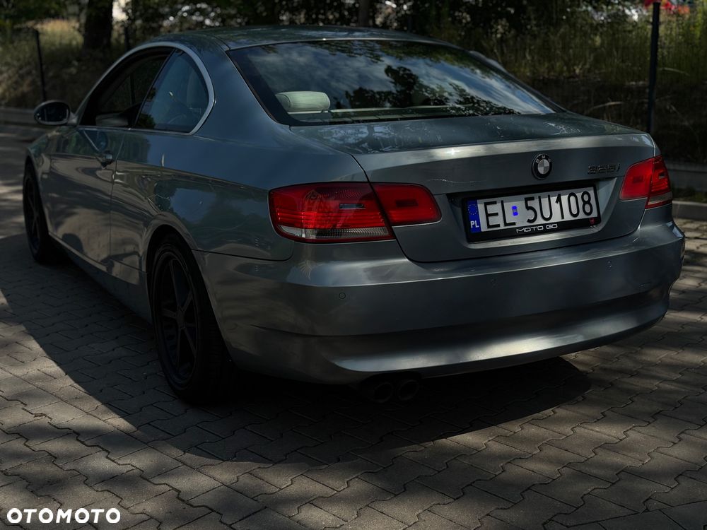 BMW Seria 3 325i M Sport Edition - 24