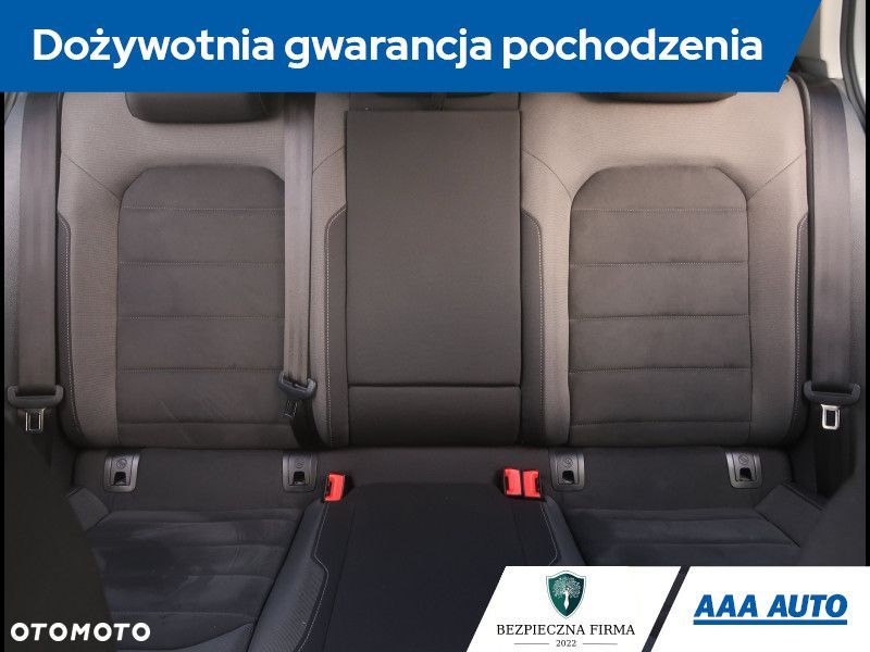 Volkswagen Golf - 11