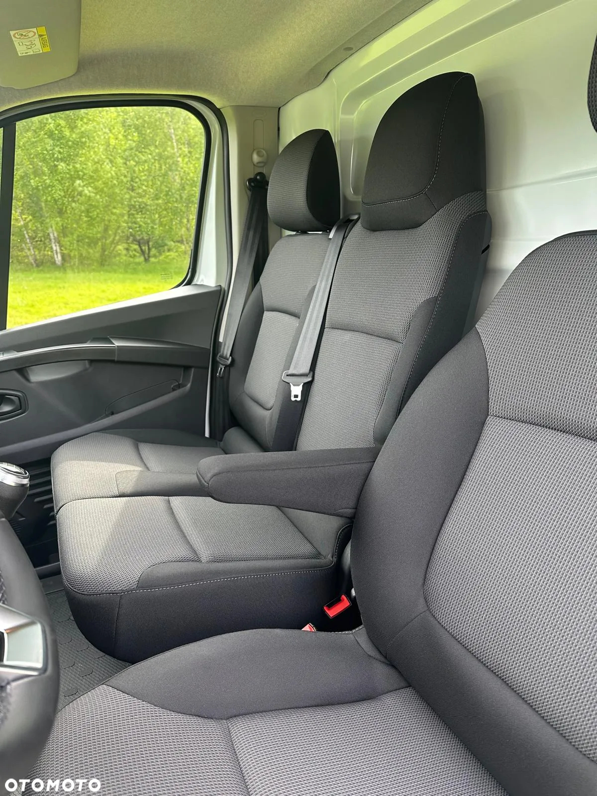 Renault Master 2490 kg DMC - 10