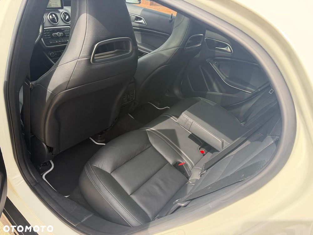 Mercedes-Benz GLA 45 AMG 4Matic 7G-DCT - 7