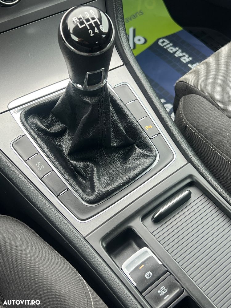 Volkswagen Golf 1.6 TDI BMT Comfortline - 17