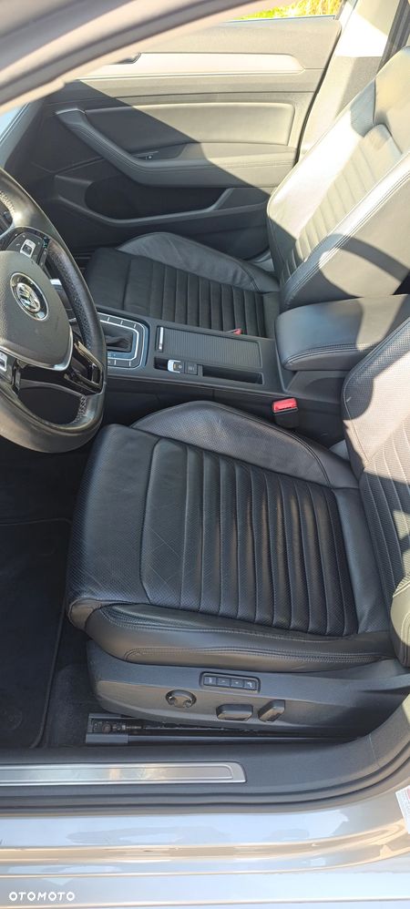 Volkswagen Passat - 13