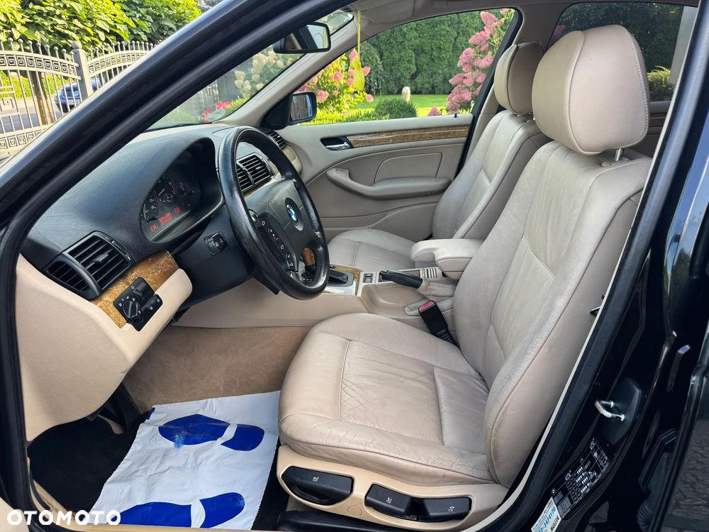 BMW Seria 3 318i Edition Exclusive - 28