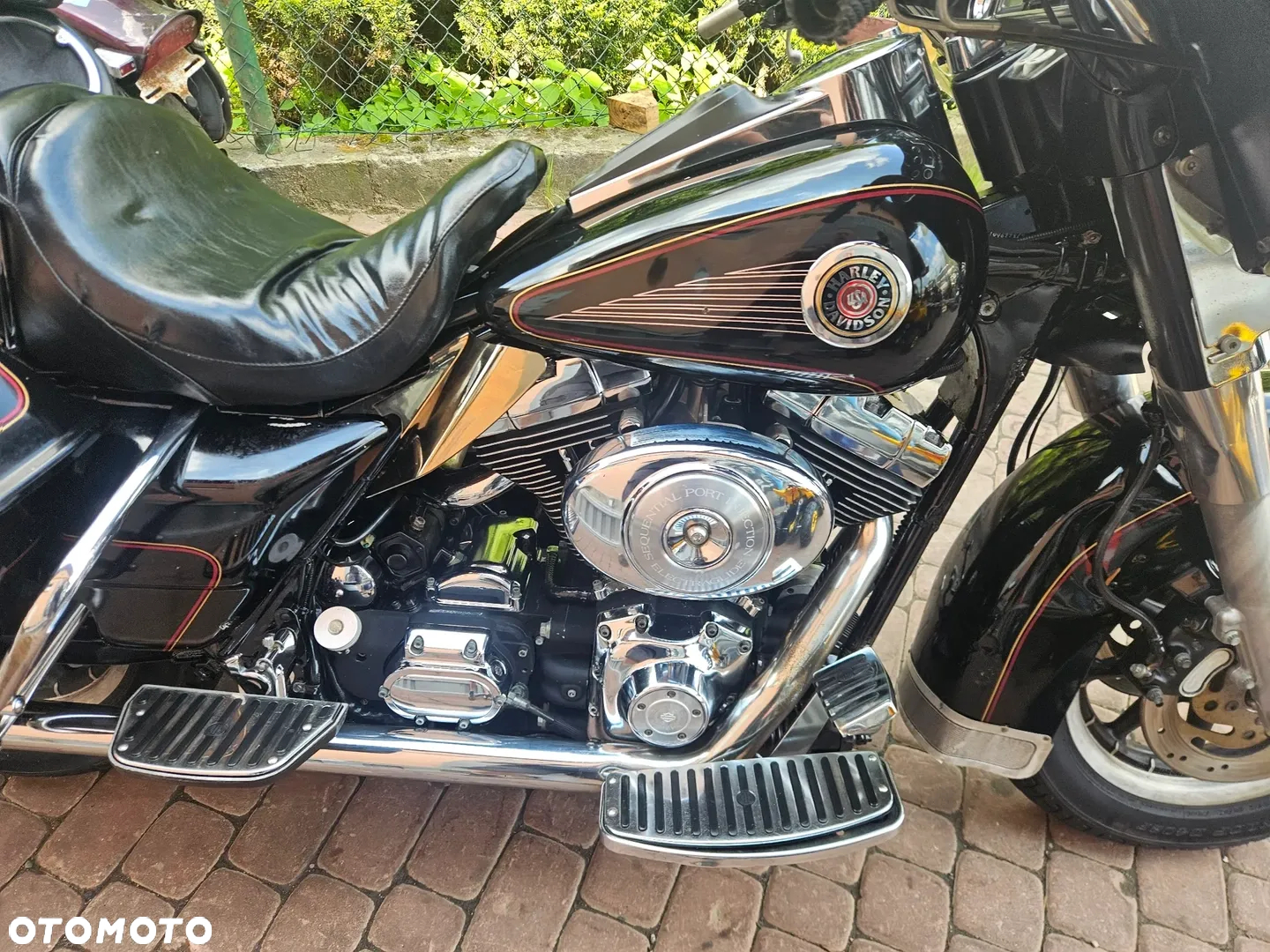 Harley-Davidson FLH Electra Glide - 37