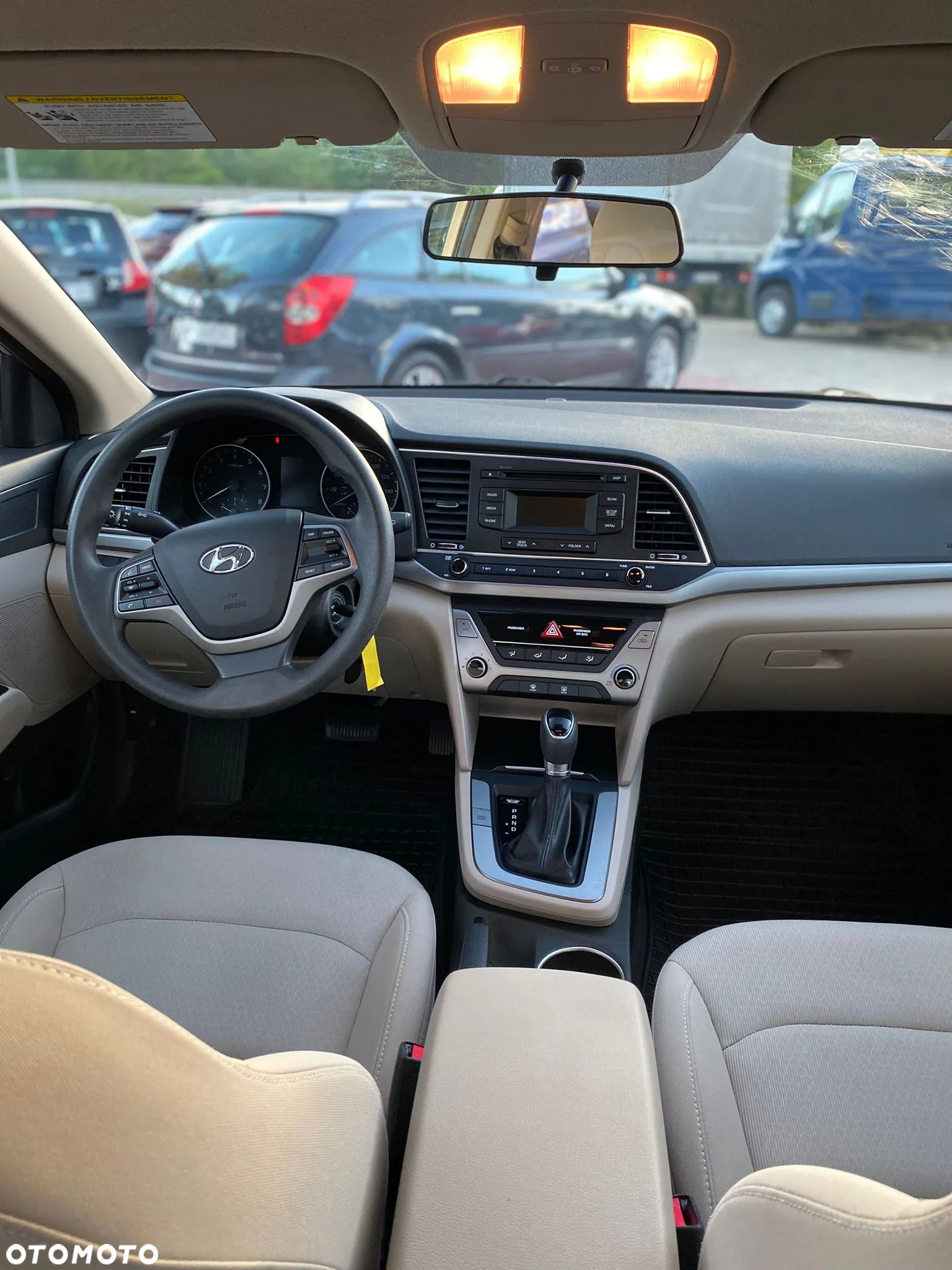 Hyundai Elantra - 24