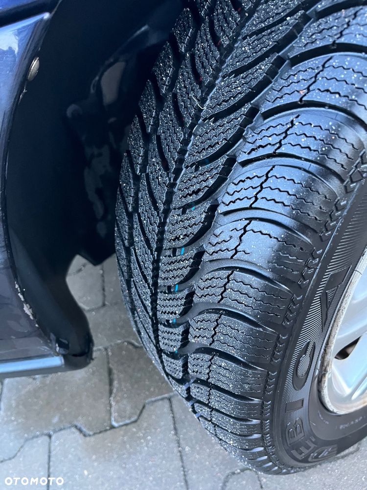 Volvo V70 2.4 D DPF Momentum - 10