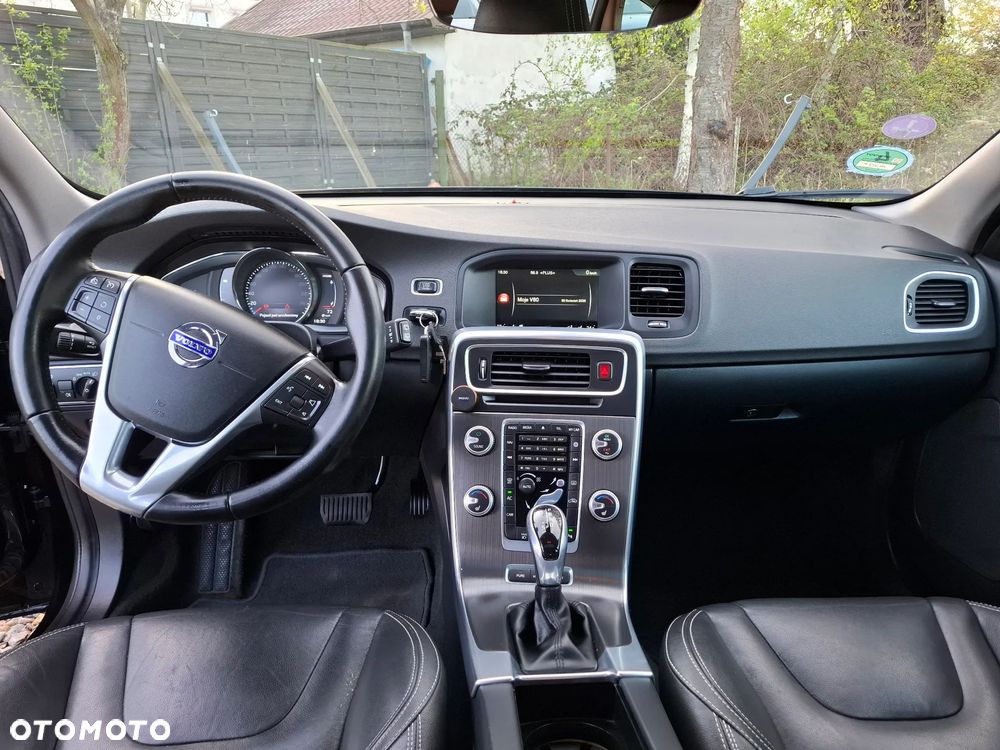 Volvo V60 D6 AWD Plug-in Hybrid Summum - 17
