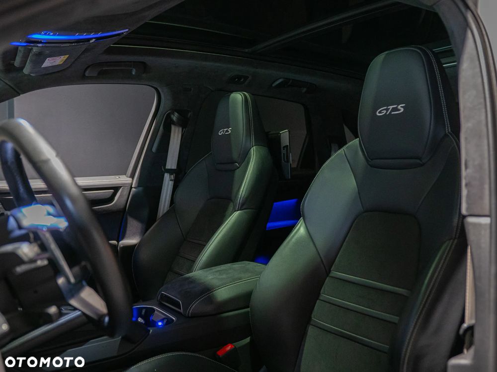 Porsche Cayenne - 18