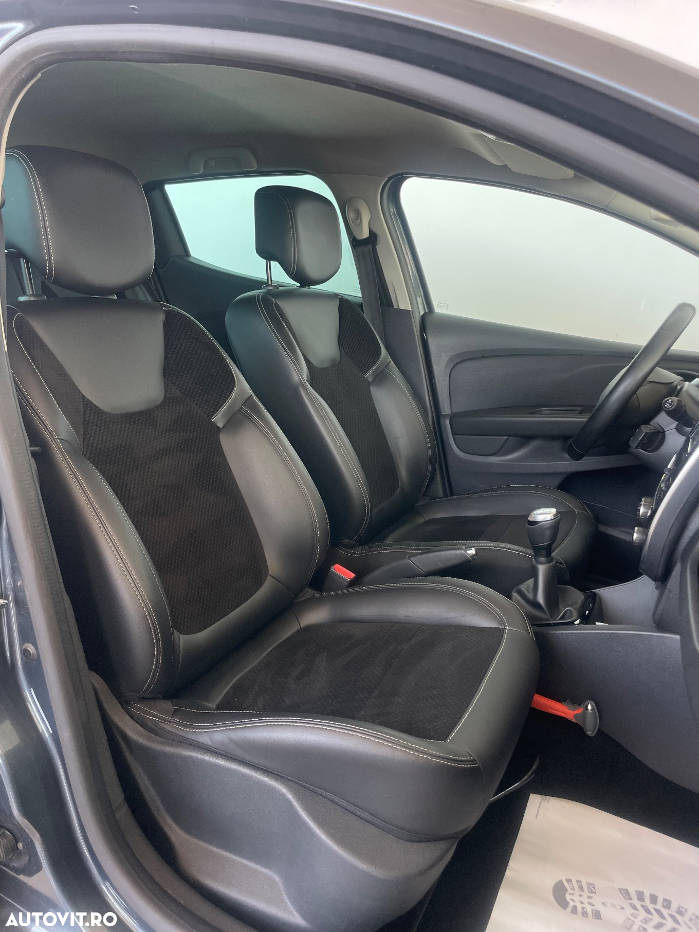 Renault Clio (Energy) TCe 90 Start & Stop INTENS - 19