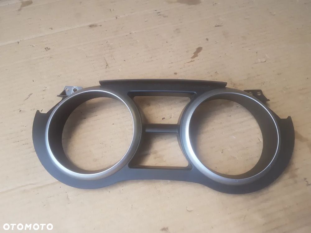 Suzuki Ignis II MH 04-10 Subaru G3X Justy ramka licznika zegarów