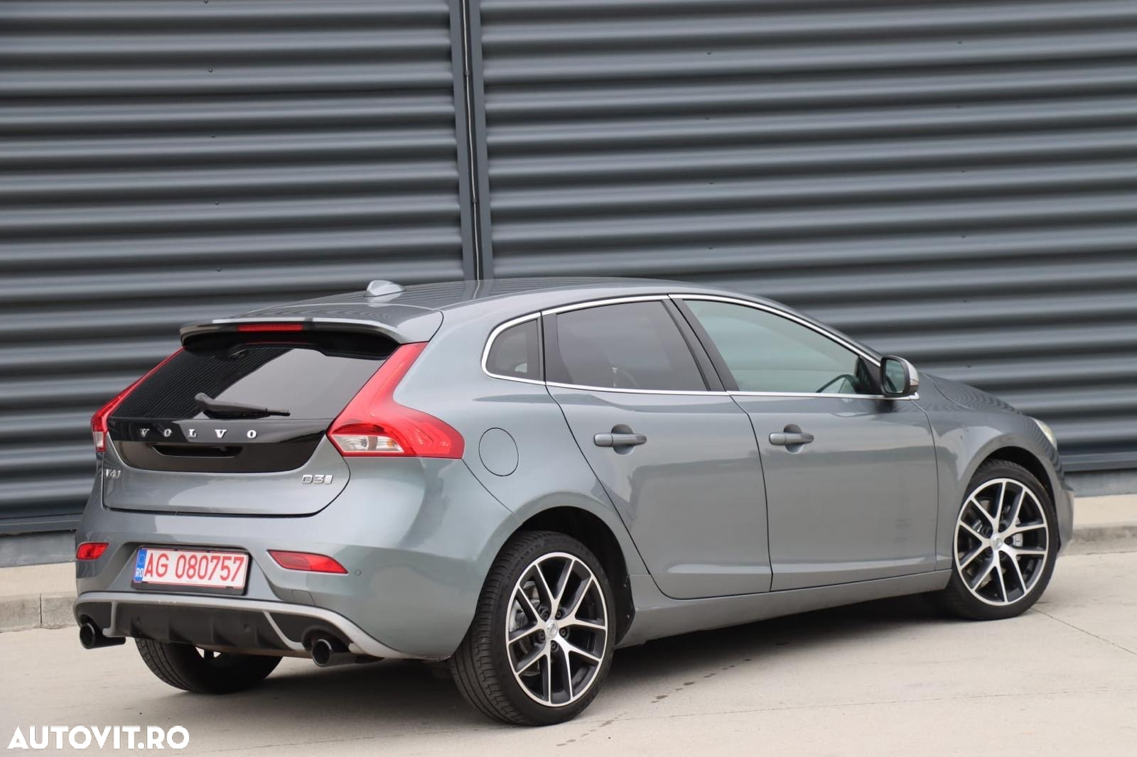 Volvo V40 D3 Geartronic RDesign - 11