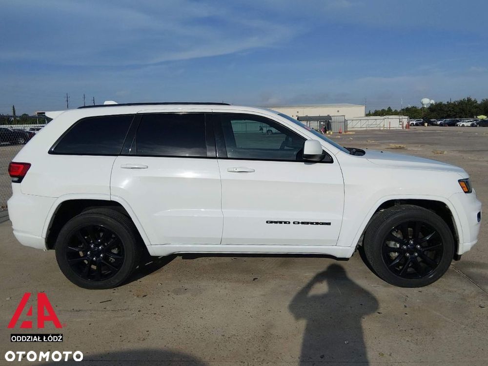 Jeep Grand Cherokee - 9