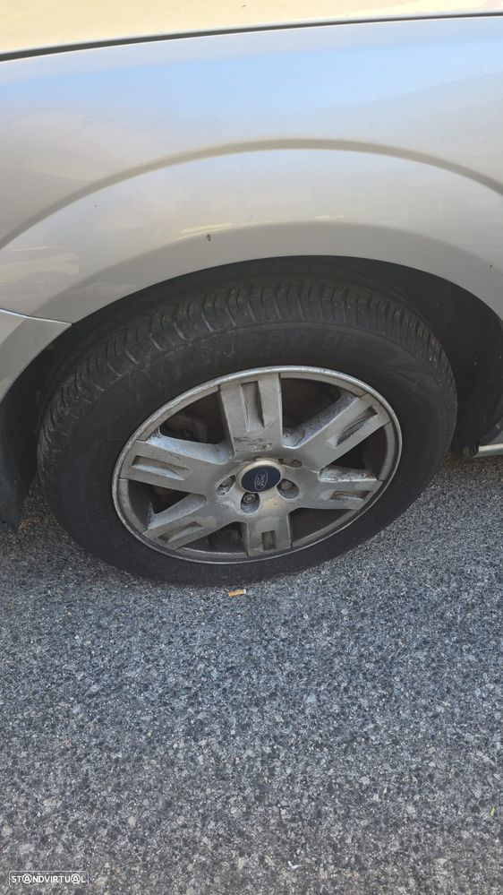 Ford Mondeo SW 2.0 TDdi Ghia - 2