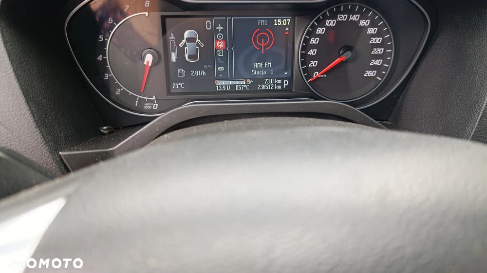 Ford S-Max - 11