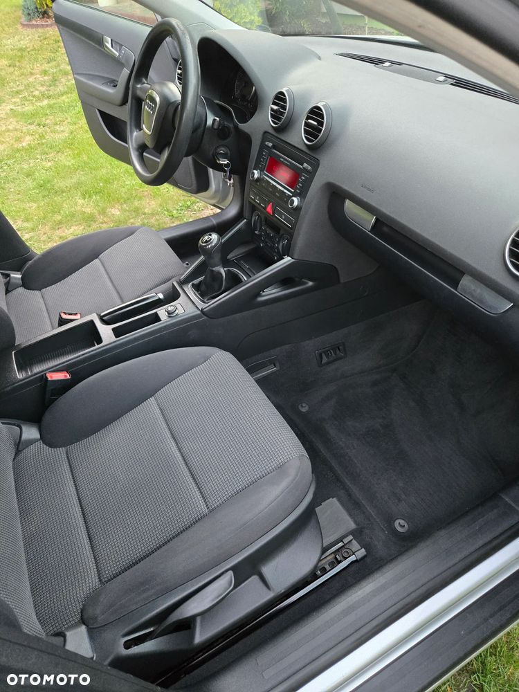 Audi A3 Sportback 1.6 Attraction - 8