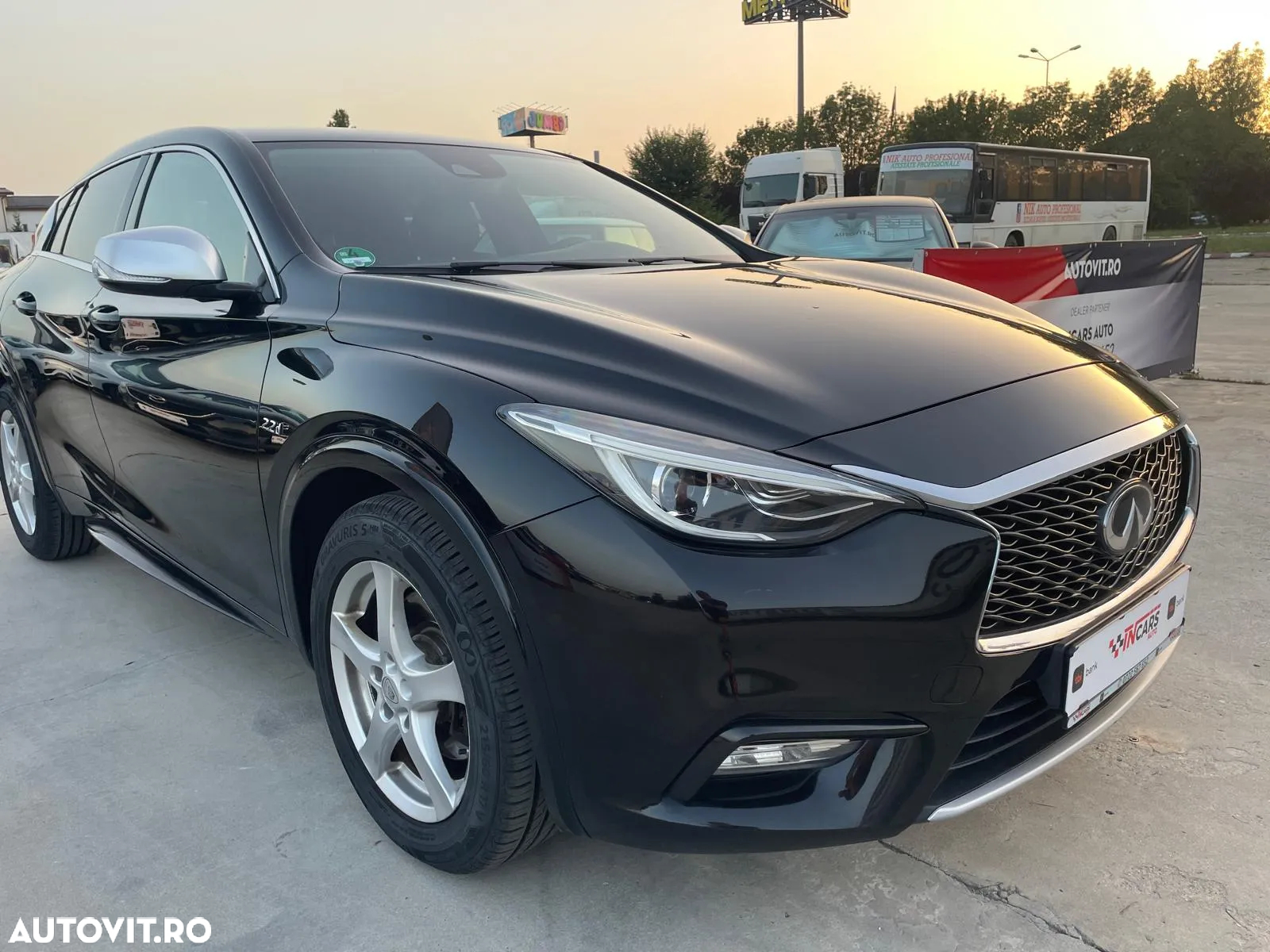 Infiniti Q30 - 24
