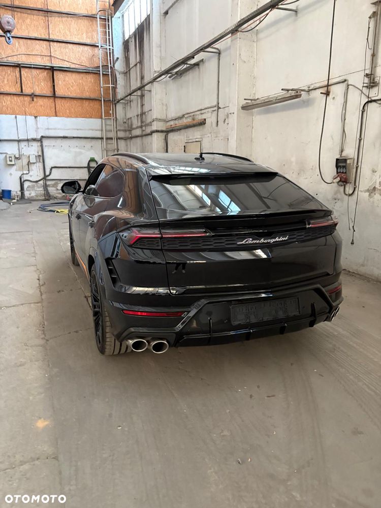Lamborghini Urus - 3