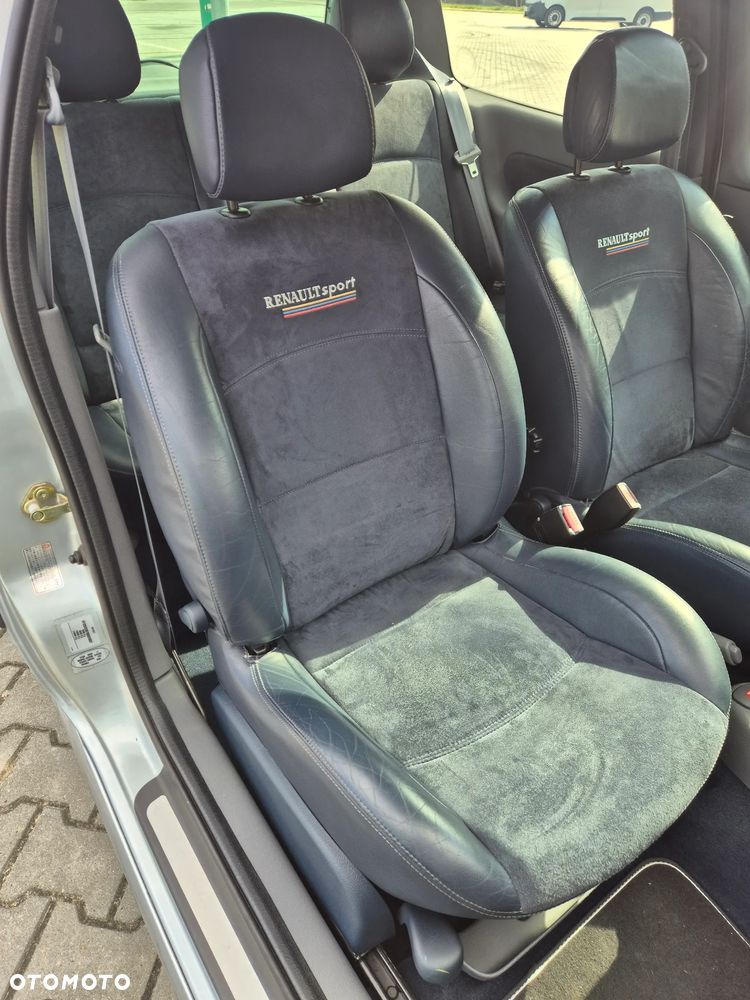 Renault Clio 2.0 16V Sport - 17