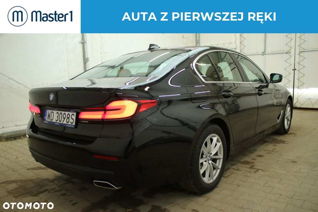 BMW Seria 5 520i mHEV - 4