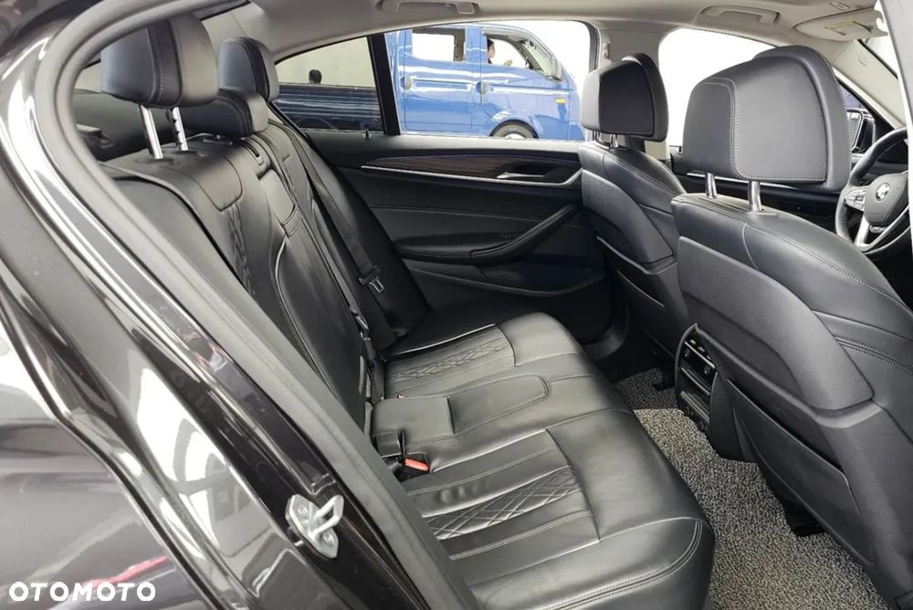 BMW Seria 5 530i M Sport Edition - 15