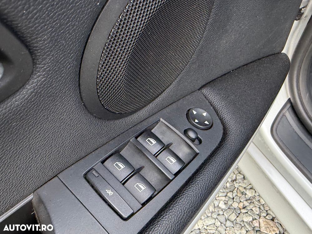 BMW Seria 3 318d DPF Touring - 17