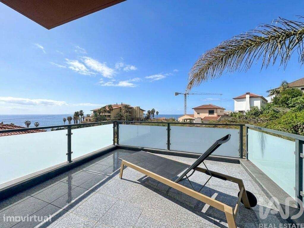 Moradia isolada T4 em Ponta Delgada de 192 m2 - Grande imagem: 2/37
