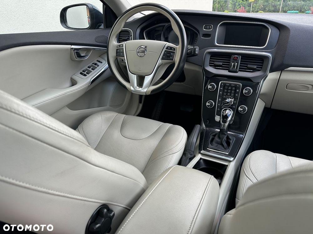 Volvo V40 D2 Drive-E Ocean Race - 10