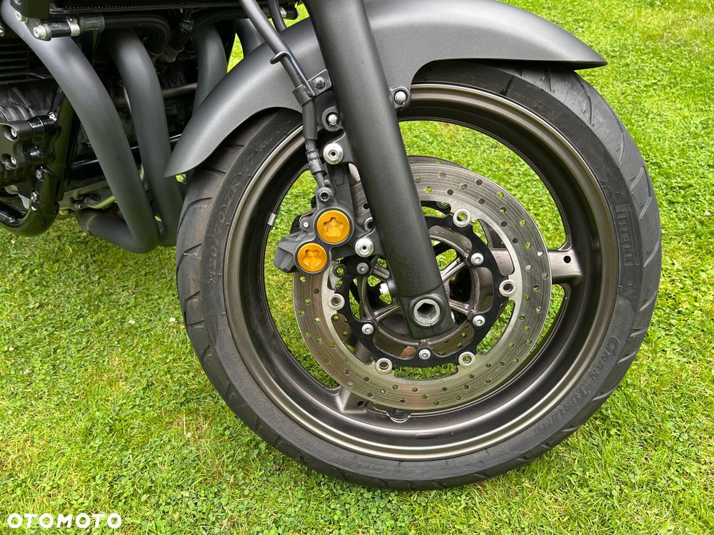 Yamaha XJR - 6