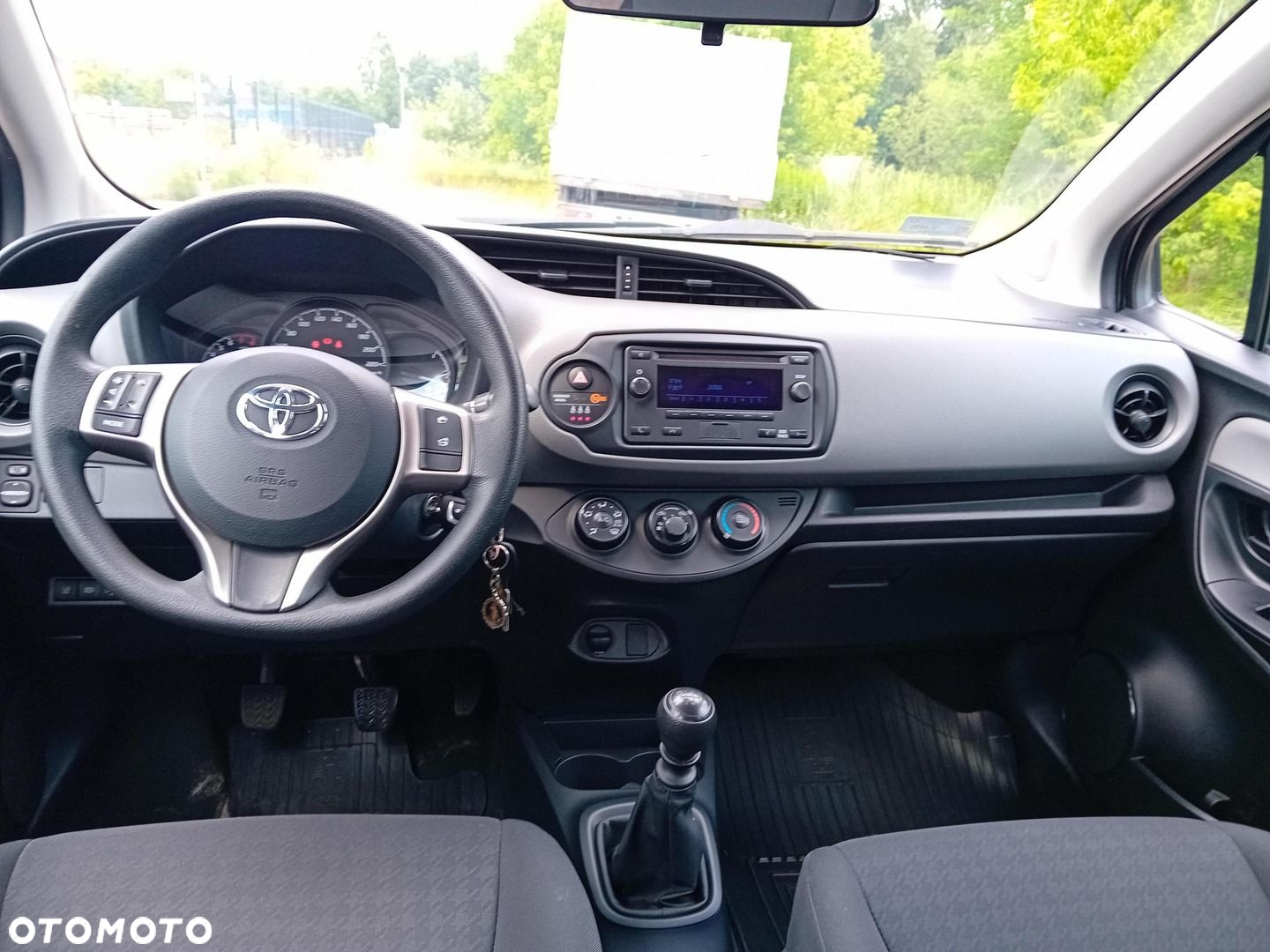 Toyota Yaris - 10