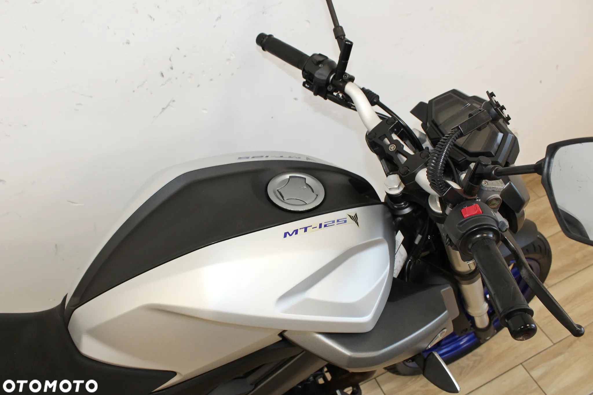 Yamaha MT - 8