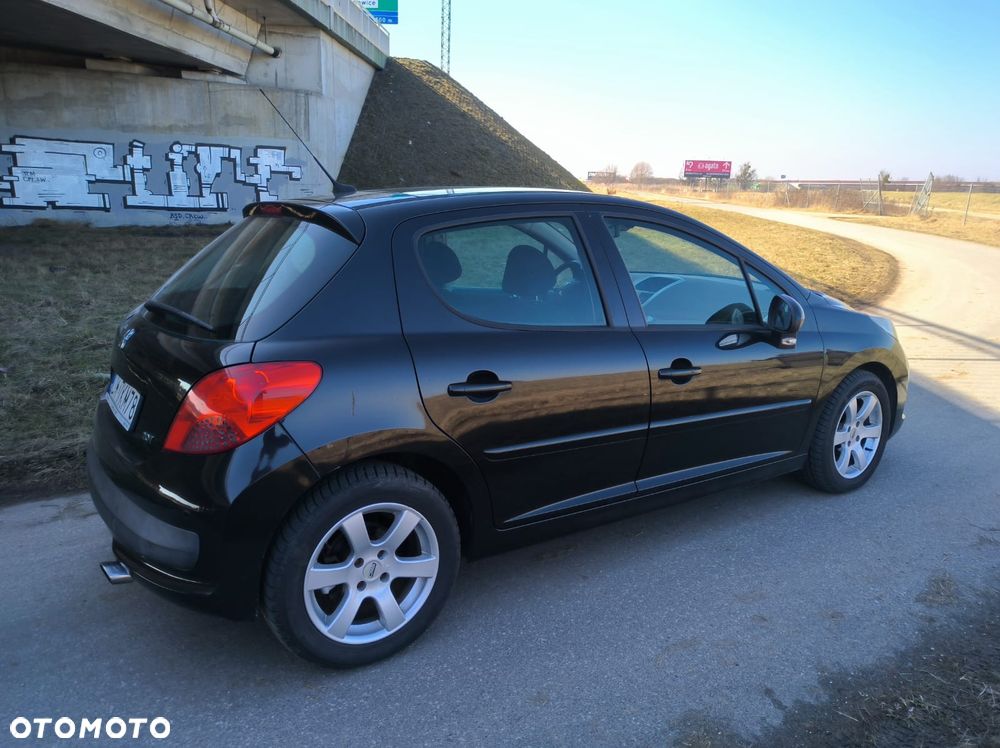 Peugeot 207 - 7