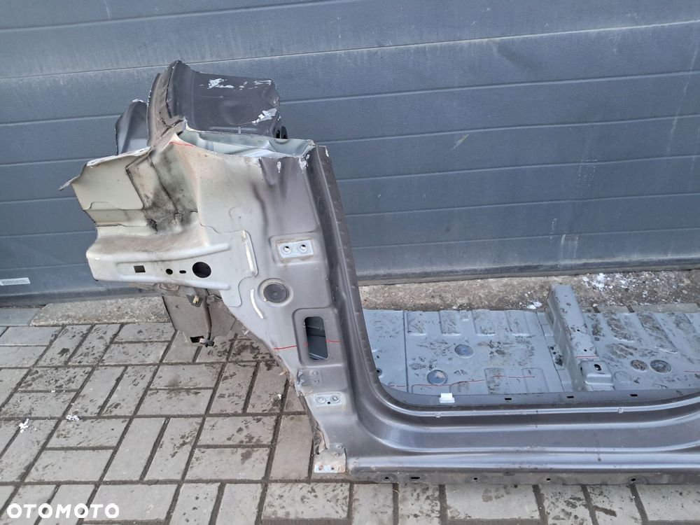 peugeot 2008 i próg lewy długi cały - 6