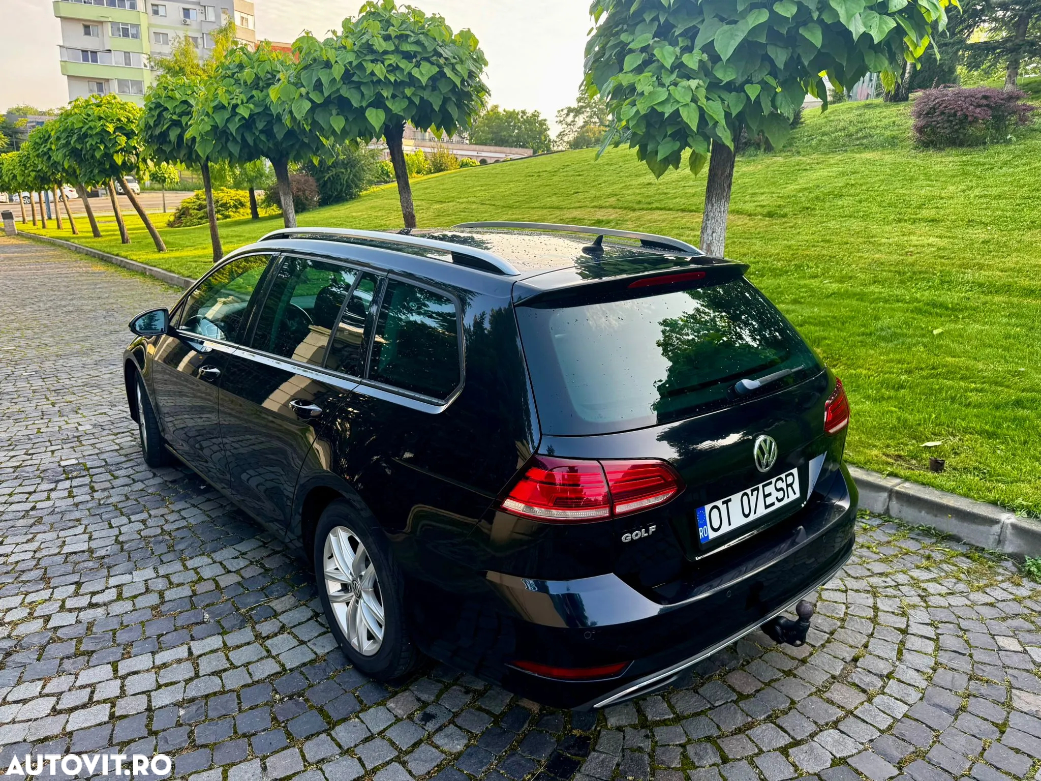 Volkswagen Golf 2.0 TDI Comfortline - 12