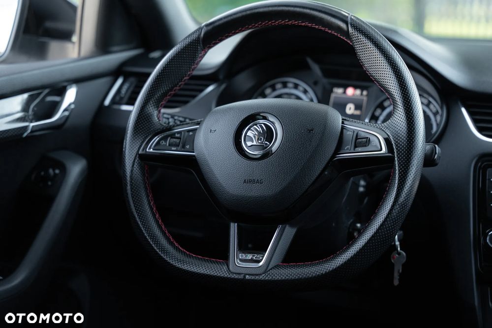 Skoda Octavia 2.0 TDI RS Challenge DSG - 18