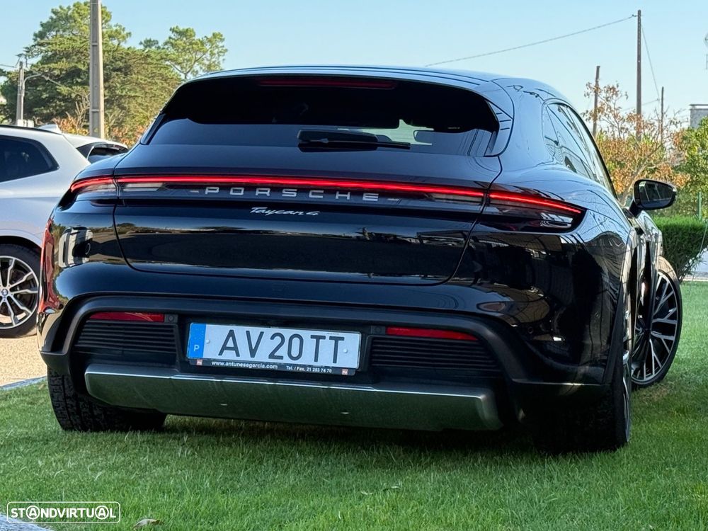 Porsche Taycan Cross Turismo - 39
