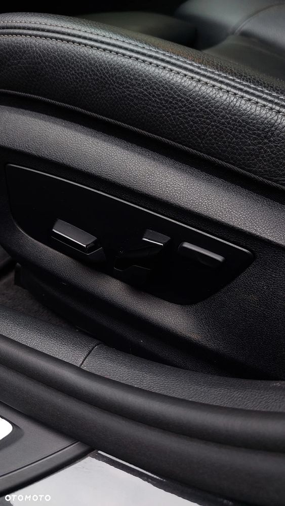 BMW Seria 5 518d M Sport - 31