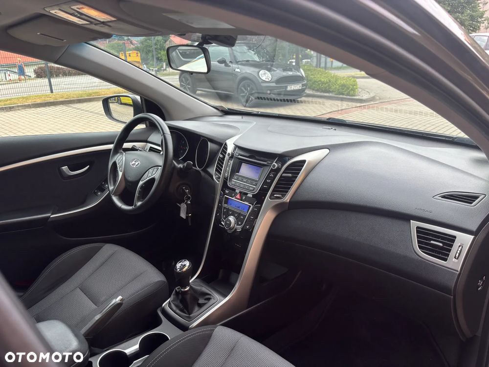 Hyundai i30 1.6 Fifa World Cup Edition - 24