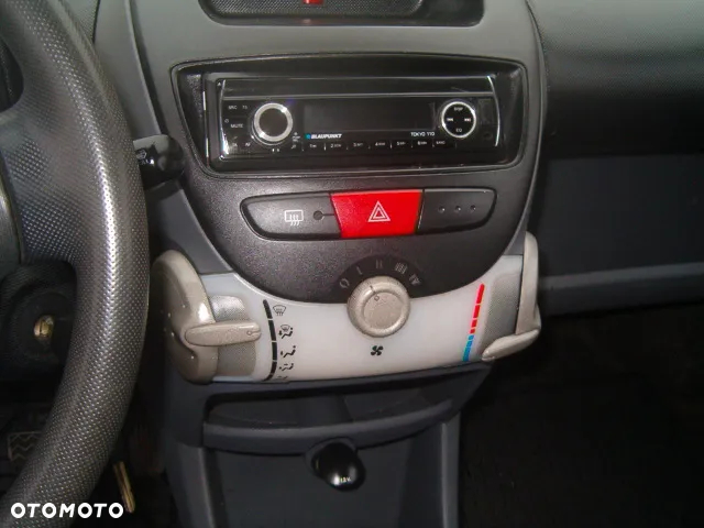 Peugeot 107 - 24