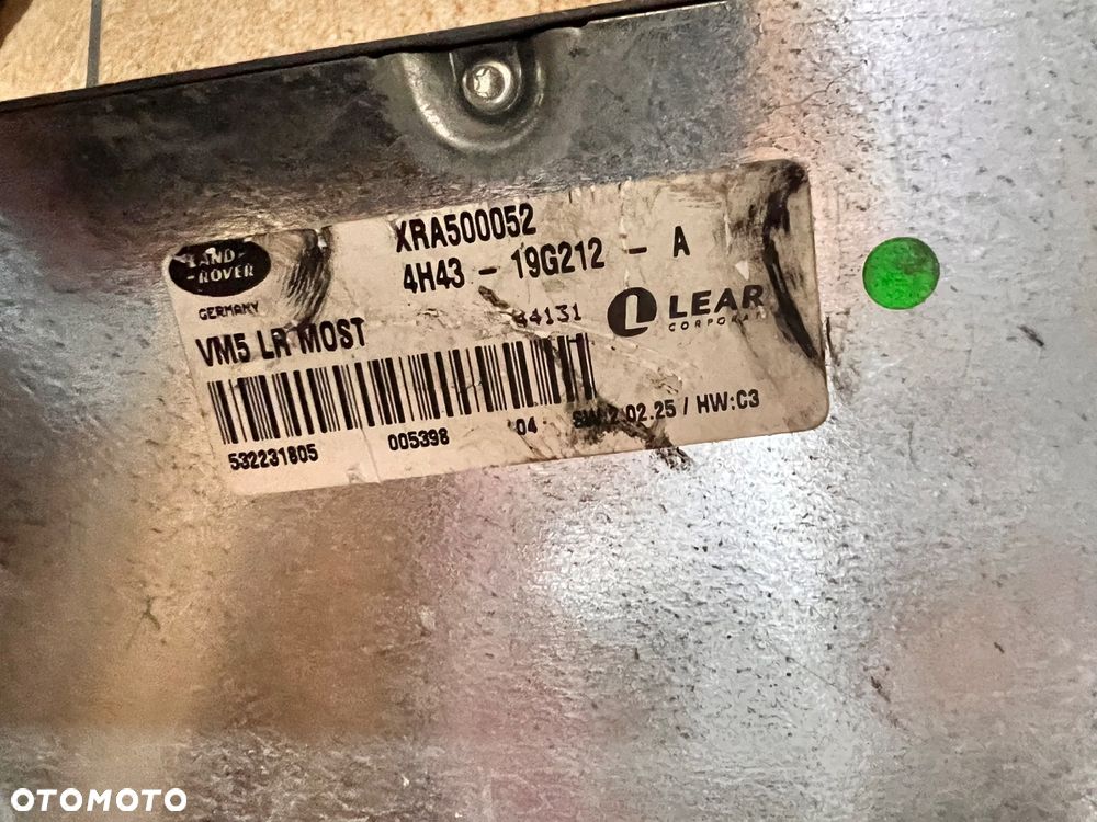 WZMACNIACZ XRA500052 - 2