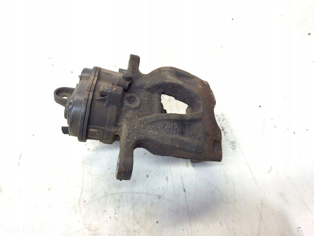 ZACISK HAMULCOWY ELEKTRYCZNY LEWY TYŁ AUDI A4 B9 A5 8W 8W0405AT - 4