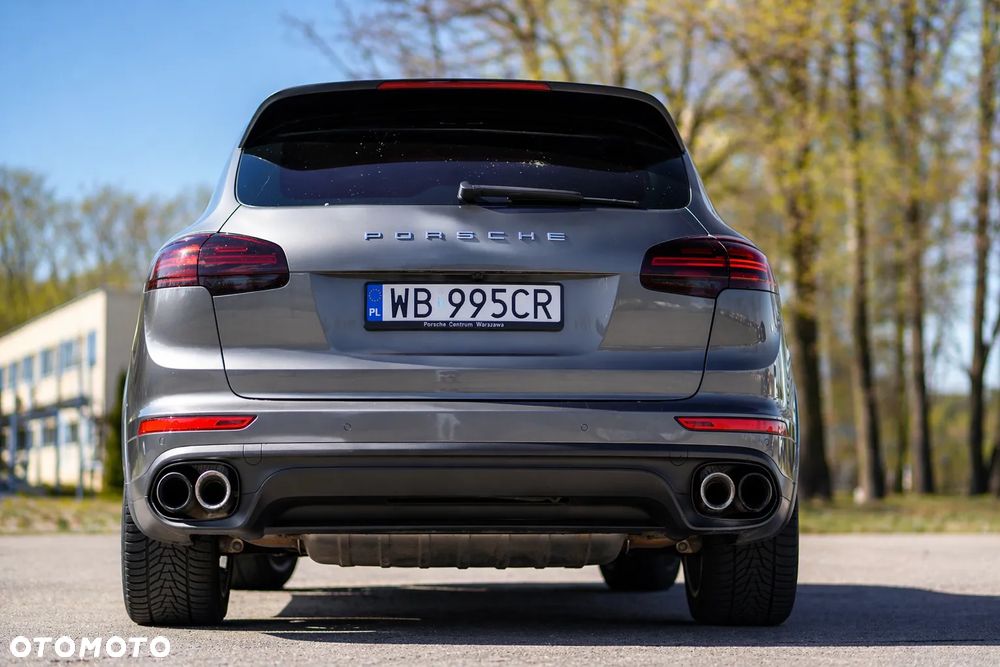 Porsche Cayenne S E-Hybrid - 2
