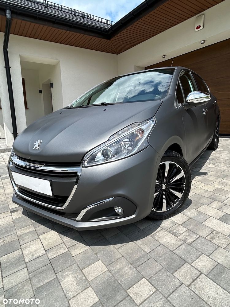 Peugeot 208 - 1