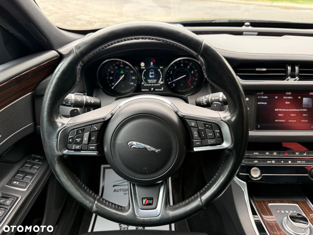 Jaguar XF S AWD - 13