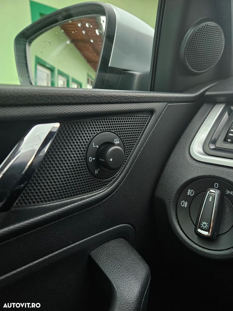 Skoda RAPID 1.2 TSI Ambition - 17