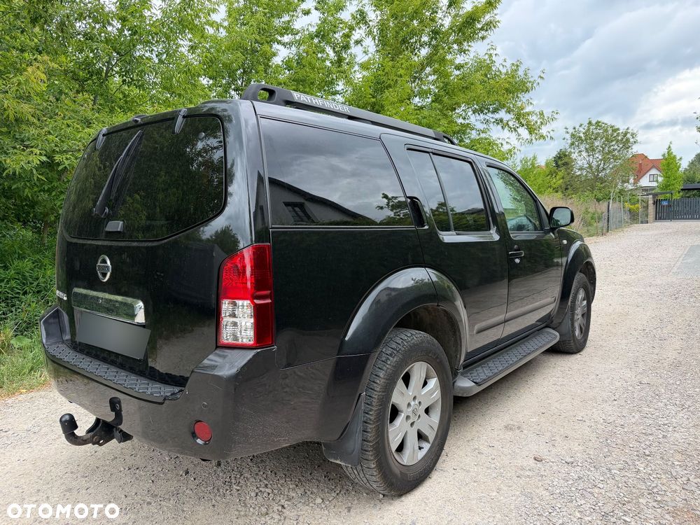 Nissan Pathfinder - 3