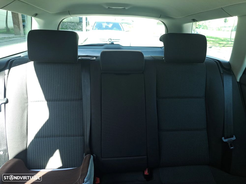 Audi A4 Avant 2.0 TDi Advance - 13