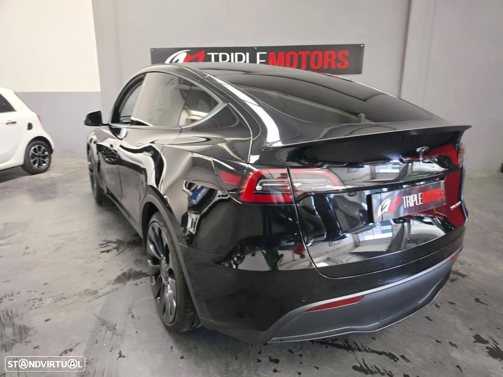 Tesla Model Y Performance Dual Motor AWD - 13