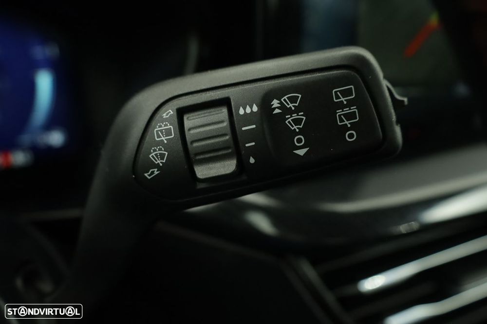 Ford Focus 1.0 EcoBoost MHEV ST-Line X - 18