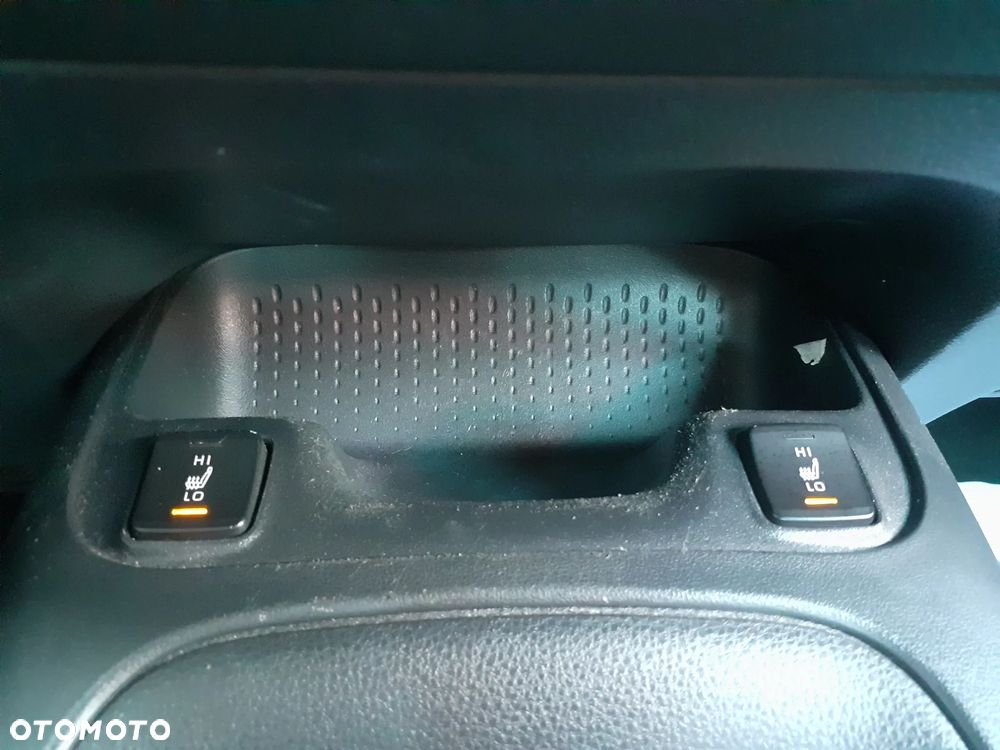 Toyota Corolla - 22