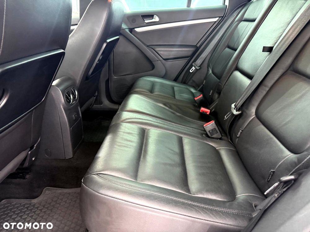 Volkswagen Tiguan 2.0 TDI SCR 4MOTION BlueMotion Technology DSG Sport & Style - 23